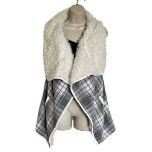 Me Jane Fuzzy Sleeveless Plaid Pocketed Open-Front Sweater Vest | Size m…